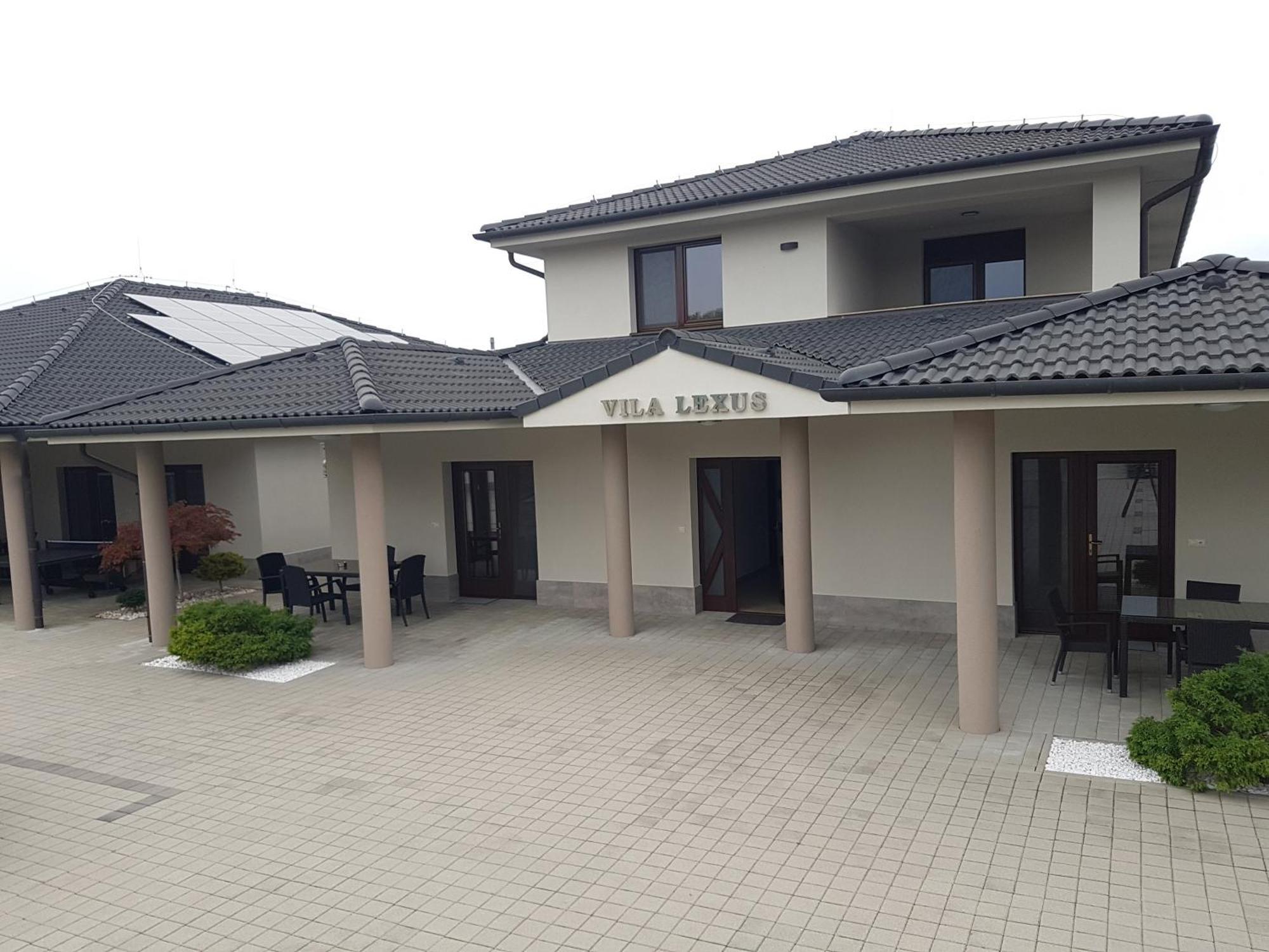 Vila Lexus Veľký Meder Exterior foto